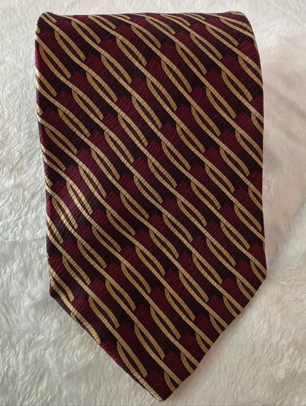 Vintage Z Inc. Men's Silk Necktie Burgundy Gold Geometric Pattern Handmade Tie